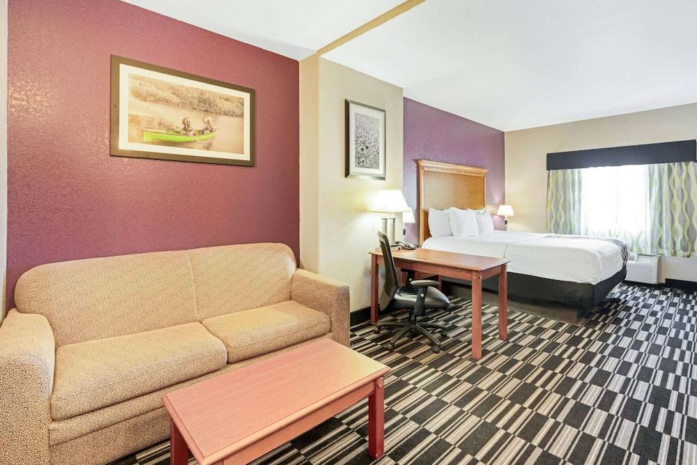 La Quinta By Wyndham Ada Hotel Buitenkant foto