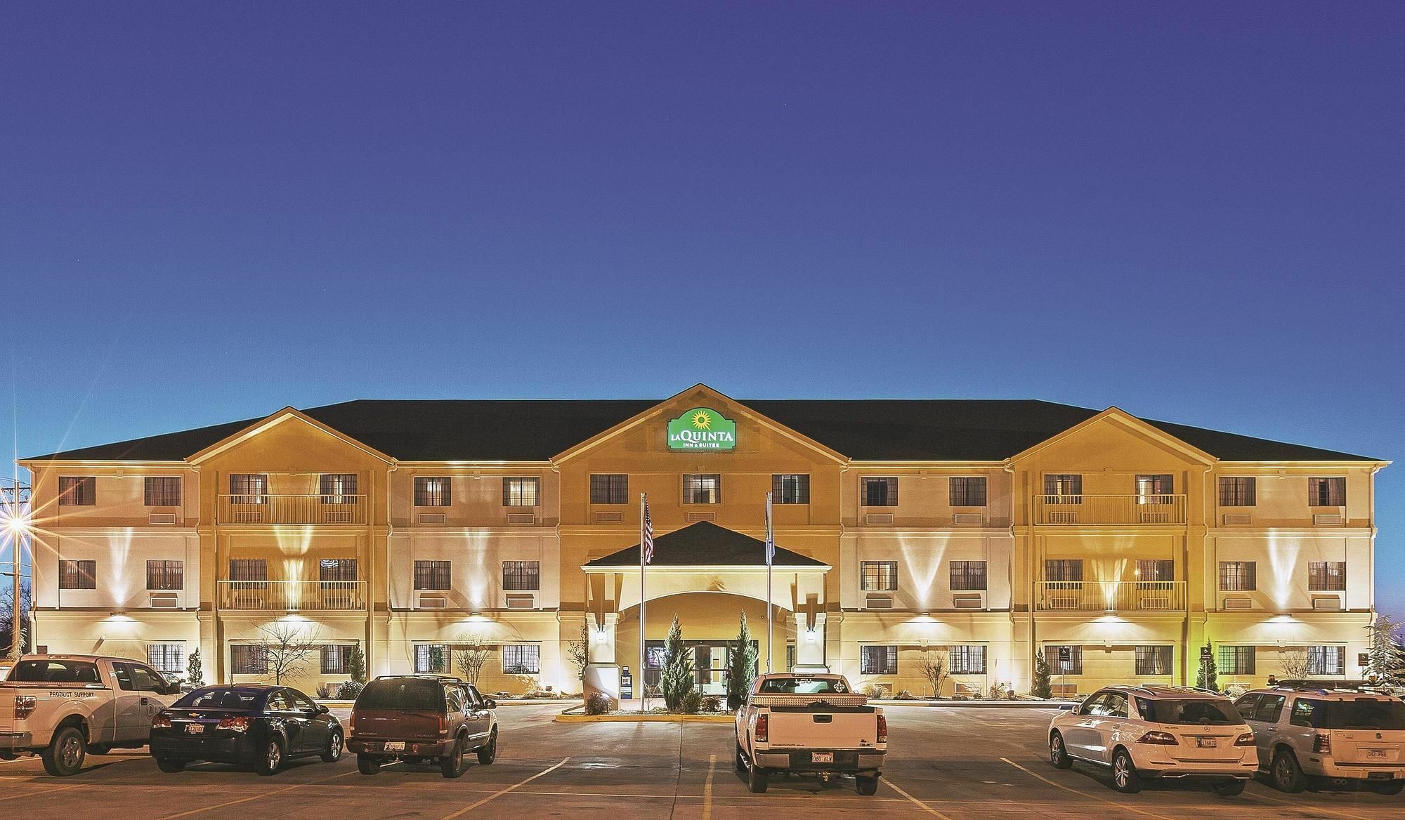 La Quinta By Wyndham Ada Hotel Buitenkant foto
